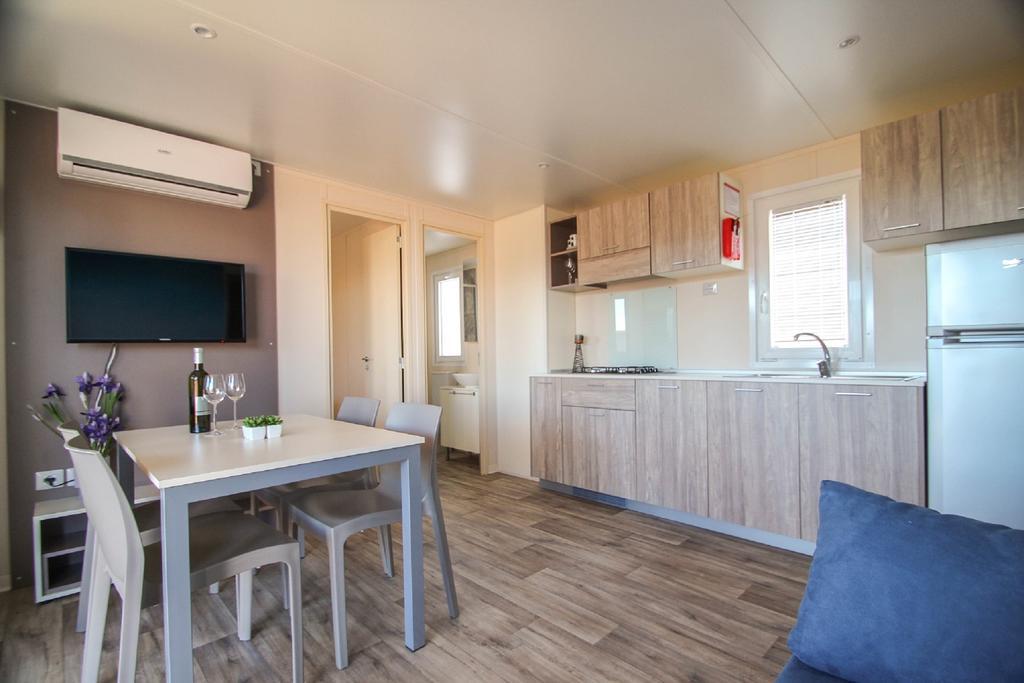 Holiday Mobile Homes Park Riviera Karigador Room photo