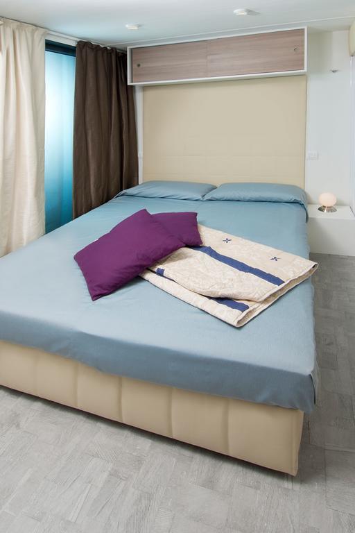 Holiday Mobile Homes Park Riviera Karigador Room photo