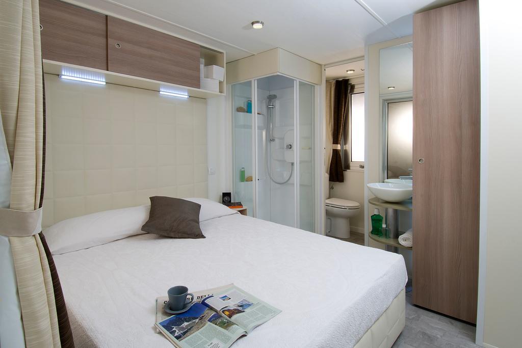 Holiday Mobile Homes Park Riviera Karigador Room photo